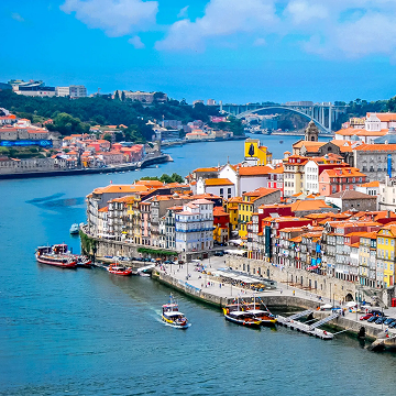 Сонце, океан і вечори фаду у серці Португалії